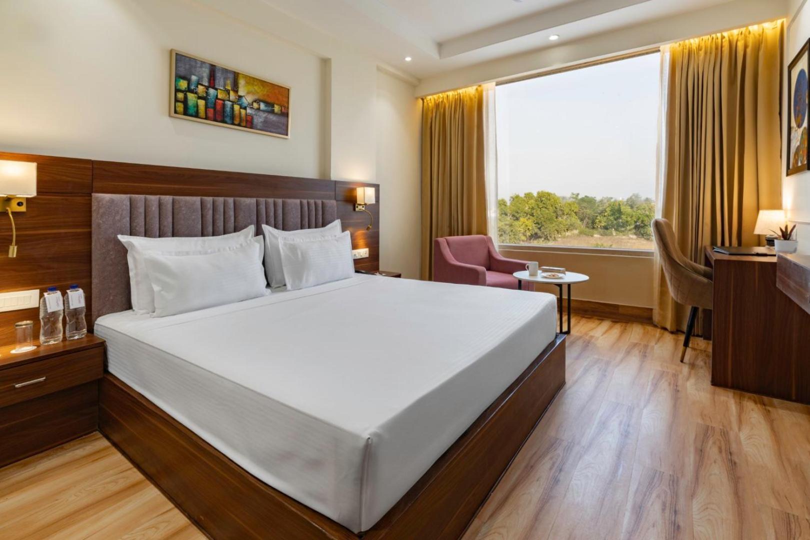 Clarks Inn Suites Agra Near Tajmahal Exterior foto