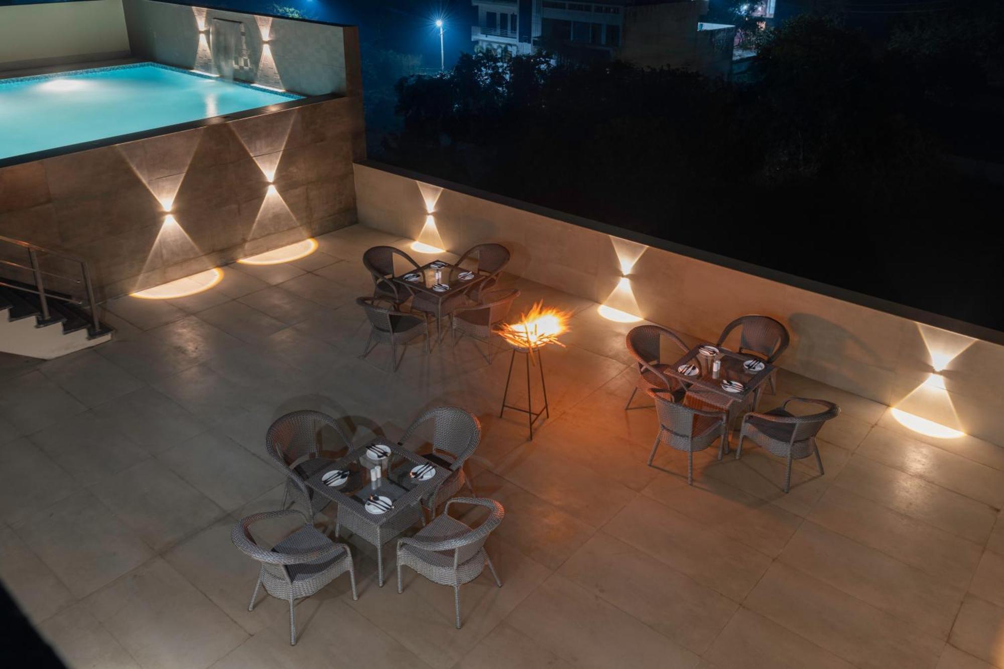 Clarks Inn Suites Agra Near Tajmahal Exterior foto
